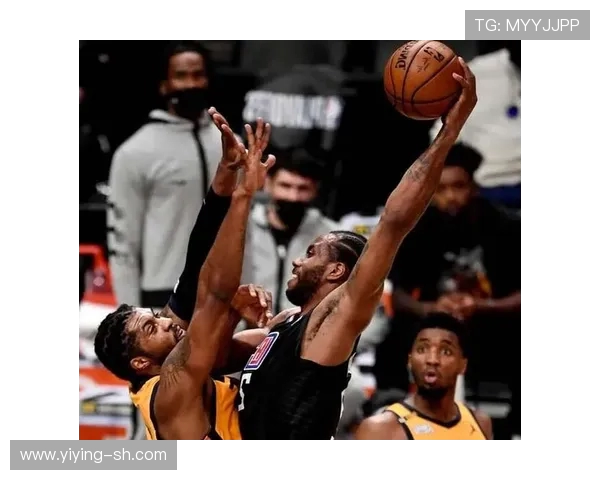 快船与爵士激战第五场争夺季后赛关键胜利的精彩瞬间回顾