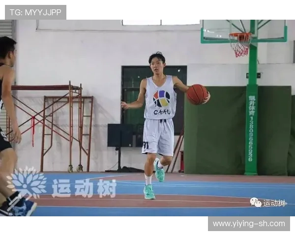 杭州篮球队在城市联赛中以70分稳居积分榜首位，展现强劲实力